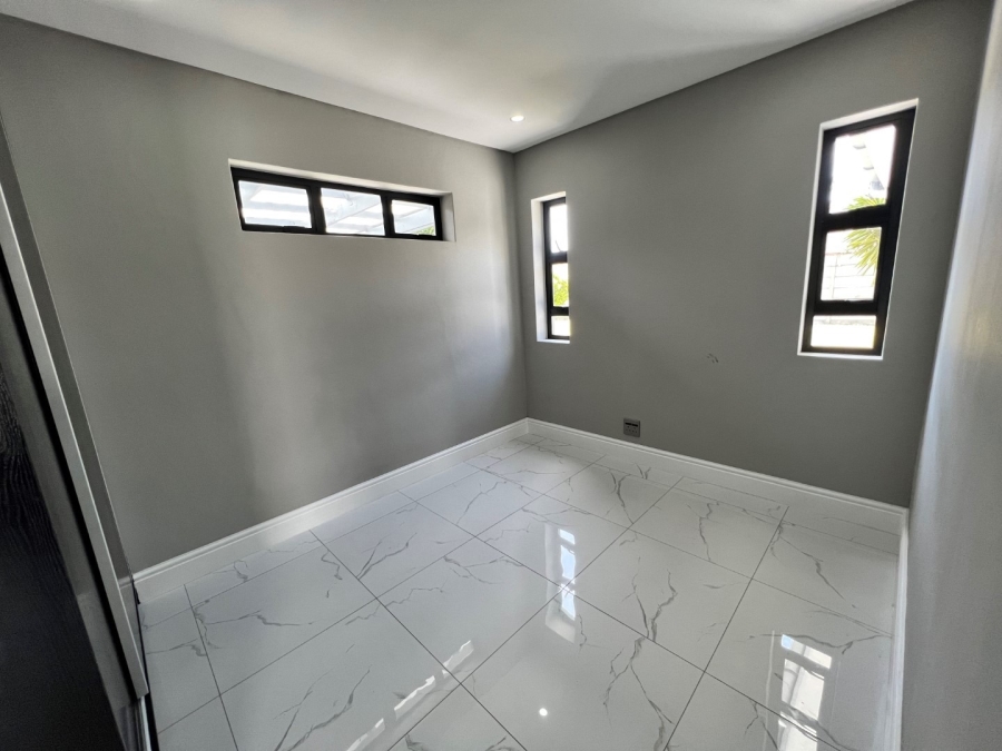 3 Bedroom Property for Sale in Parklands Western Cape